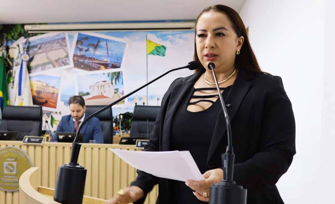 “Chega de invisibilidade!", desabafa vereadora Elzinha Mendonça ao propor Secretaria Municipal de Políticas para Mulheres