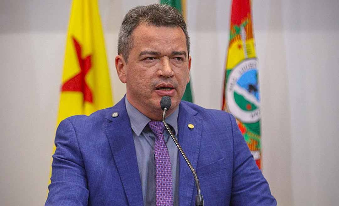 André Vale propõe critérios para emissão de receituários médicos em meio eletrônico no estado