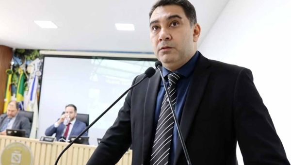 “Cabos soltos representam risco à população”, diz Samir Bestene ao propor Projeto de Lei na Câmara de Rio Branco