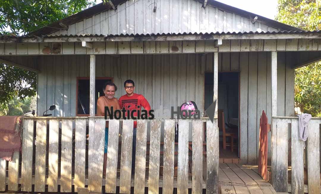 Mistério: idoso é encontrado morto e carbonizado dentro de casa destruída por incêndio no interior do Acre