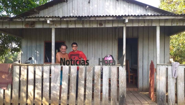 Mistério: idoso é encontrado morto e carbonizado dentro de casa destruída por incêndio no interior do Acre