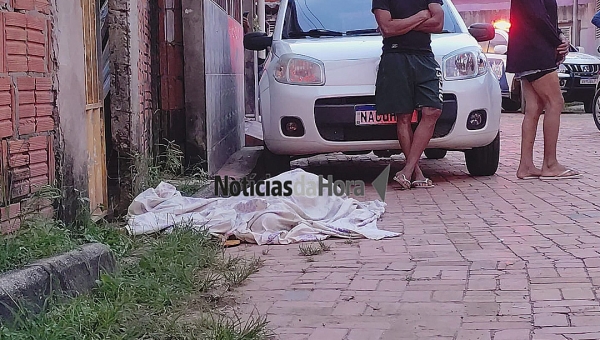 Mulher cai desacordada e morre ao chegar à própria residência no Mocinha Magalhães, em Rio Branco