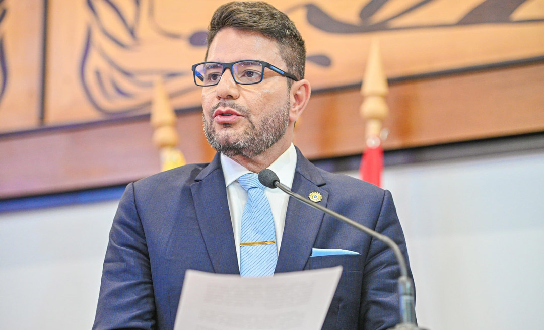 Gladson Camelí confirma renúncia para o dia 2 de abril ao protocolar mensagem na Aleac