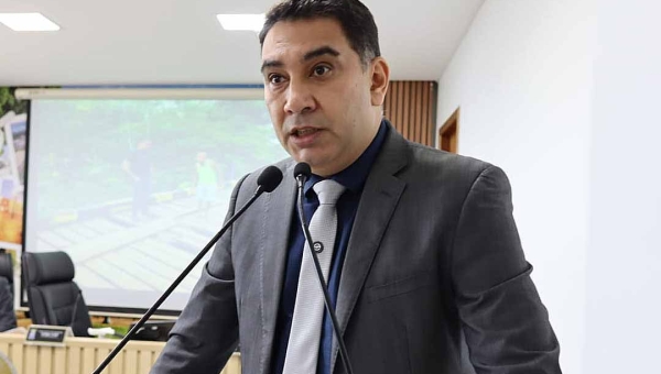 “84% das famílias estão endividadas”, alerta Samir Bestene ao defender educação financeira nas escolas de Rio Branco