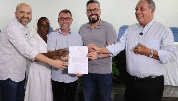 Convênio entre Prefeitura e Hospital Santa Juliana, com emenda de R$ 4,8 milhões de Alan Rick, amplia cirurgias pelo SUS