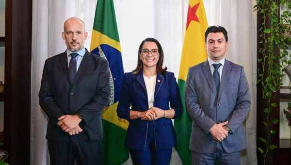 Mailza muda corregedor-geral da Polícia Civil e nomeia a delegada Lucélia Dias para a função