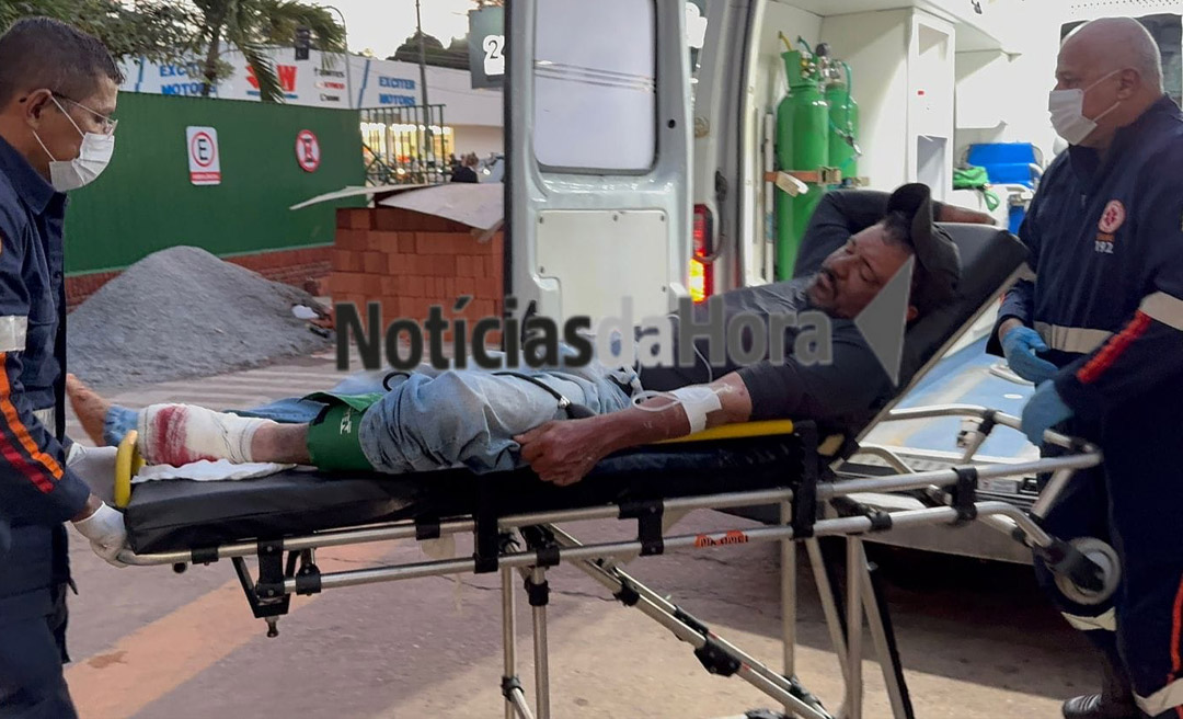 Motociclista sofre fratura exposta após colisão com carro na Vila do Incra, em Porto Acre