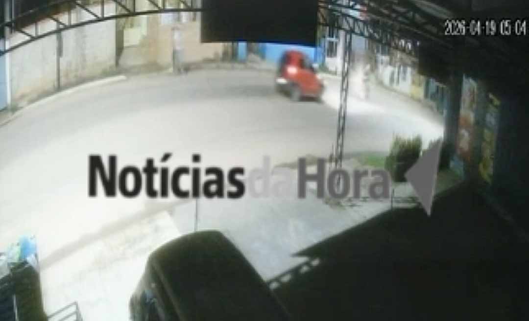 Motorista na contramão atinge motocicleta e foge sem prestar socorro em Brasiléia