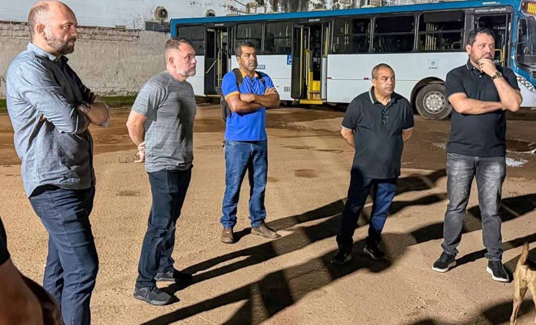 Alysson conversa com trabalhadores em pátio da Ricco na madrugada, mas não evita greve do transporte coletivo nesta quarta-feira 