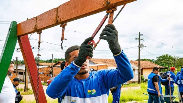 Prefeitura inicia ações emergenciais de limpeza e recuperação viária em bairros de Rio Branco