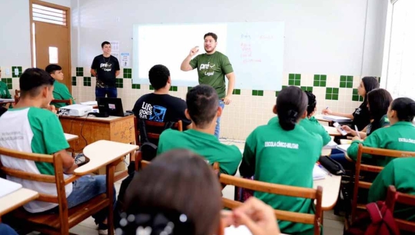 Programa Pré-Enem Legal realiza aulão para alunos da escola Adalci Simões, em Senador Guiomard