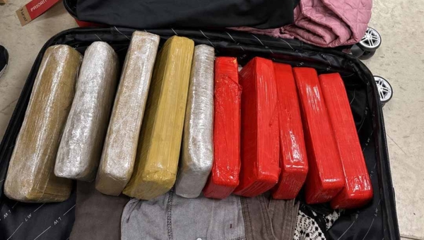 Polícia Federal apreende drogas no interior de mala no Aeroporto de Rio Branco e prende uma pessoa