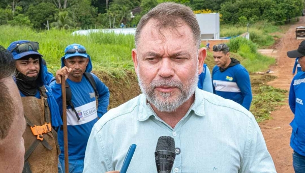 Alysson Bestene intensifica ações nos bairros e lidera mutirão de limpeza no Maria Iris