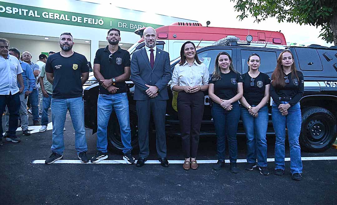 Polícia Civil em Feijó recebe viatura e motor durante evento com a governadora Mailza