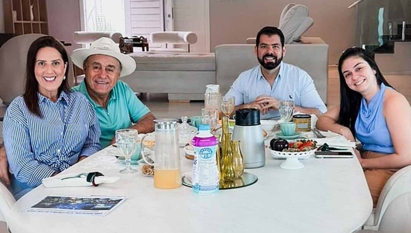 “É assim, ouvindo e trocando ideia, que a gente vai construindo um caminho melhor”, diz Pedro Pascoal ao lado de Tião Bocalom