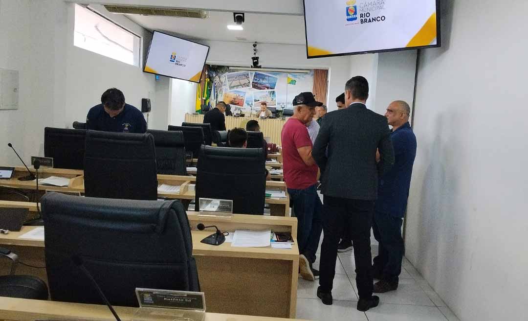 Falta de quórum na Câmara de Rio Branco adia votação de auxílio a famílias afetadas por enchentes em Rio Branco