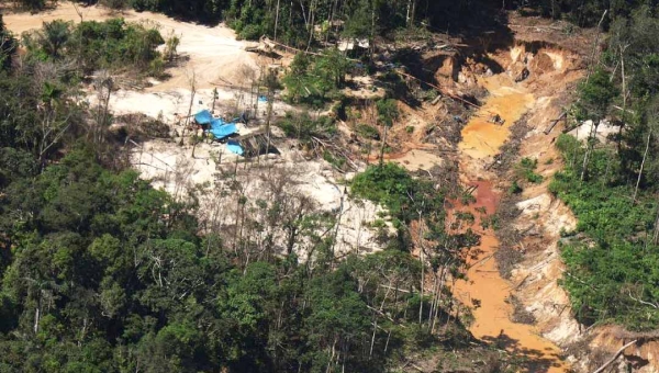 Comando Vermelho atua na extração de ouro em garimpo de Pucallpa, fronteira com o Acre, afirmam autoridades peruanas